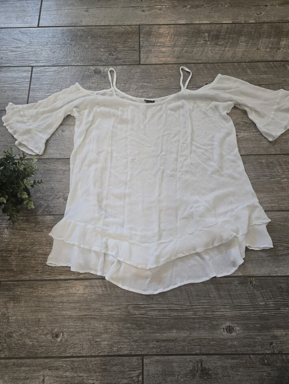 Torrid White Crinkle Gauze Cold Shoulder Ruffle Sleeve Boho Cottagecore Top, 3X